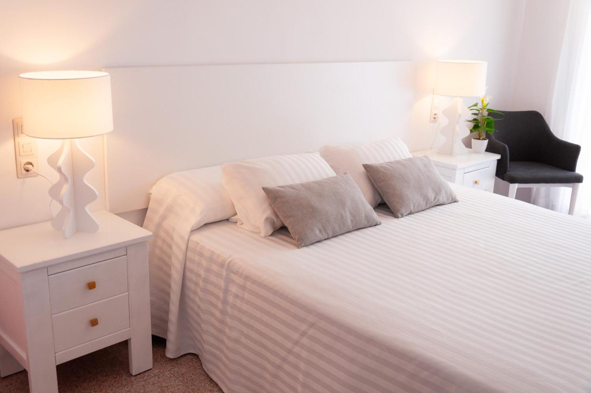 Hostal Comercio Дения Экстерьер фото