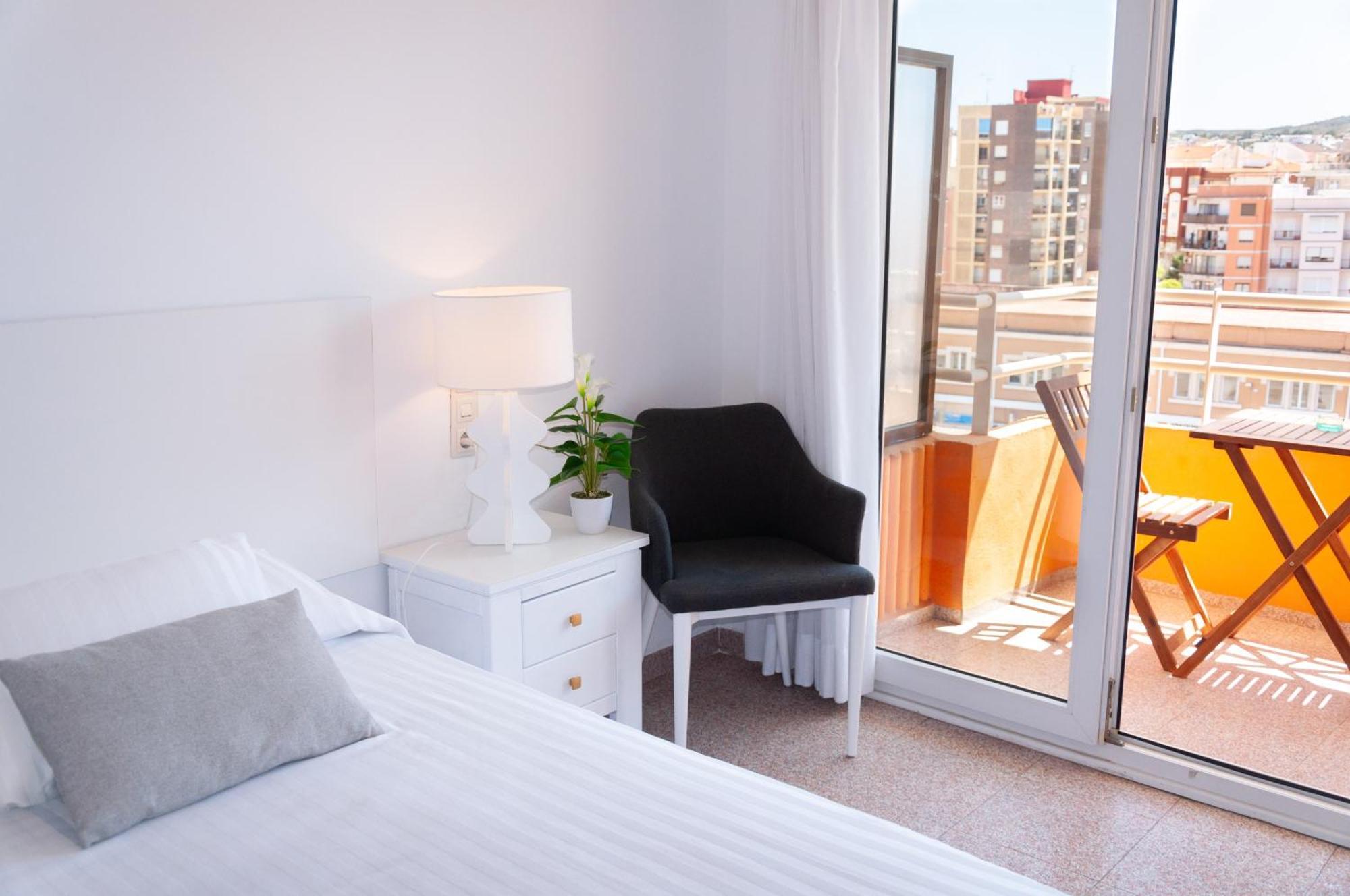 Hostal Comercio Дения Экстерьер фото