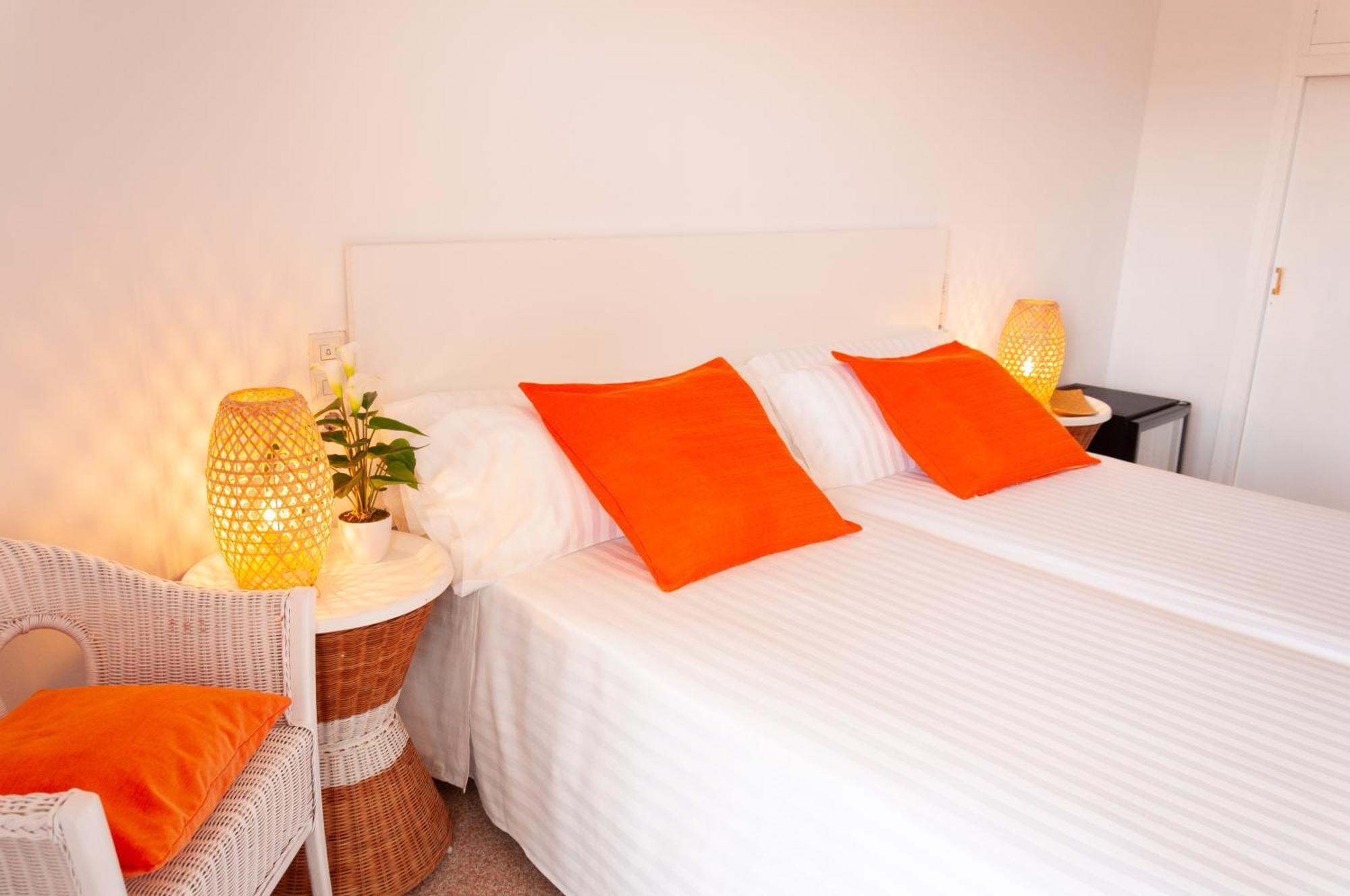 Hostal Comercio Дения Экстерьер фото
